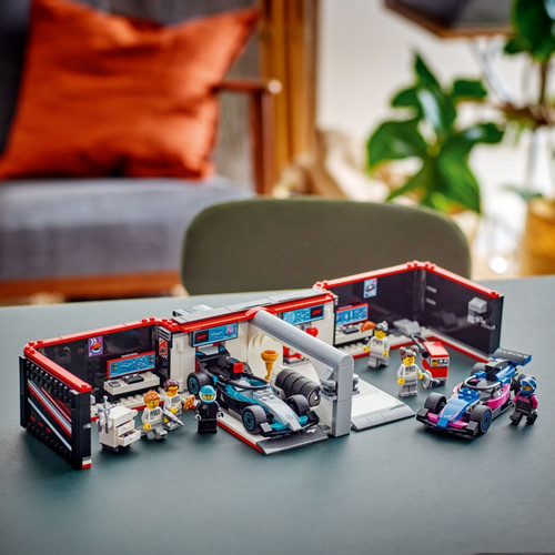 LEGO City F1 Garage & Mercedes-AMG & Alpine Cars 7+