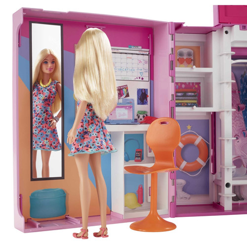 Barbie® Dream Closet™ Doll and Playset HGX57 3+