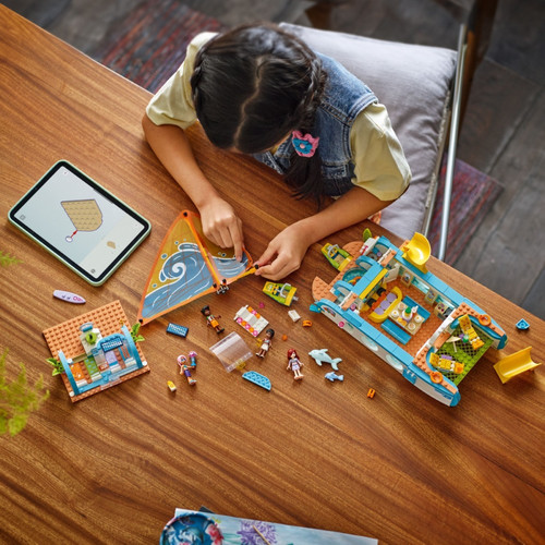 LEGO Friends Adventure Boat 8+