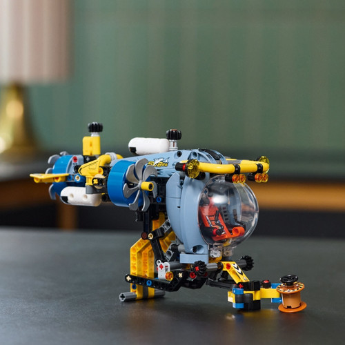LEGO Technic Deep-Sea Research Submarine 9+